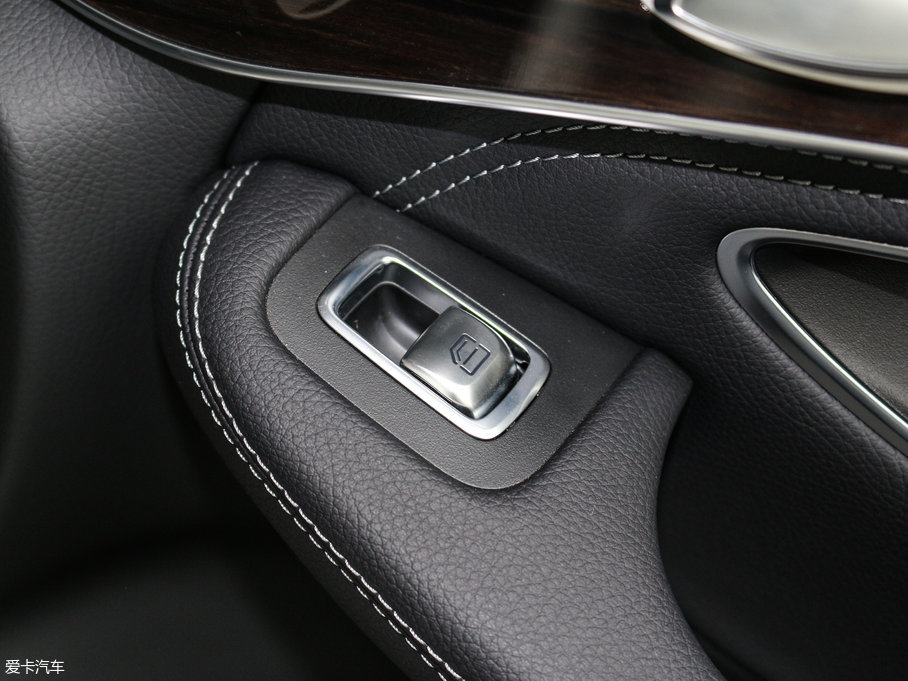 2017YGLC GLC 260 4MATICӸ