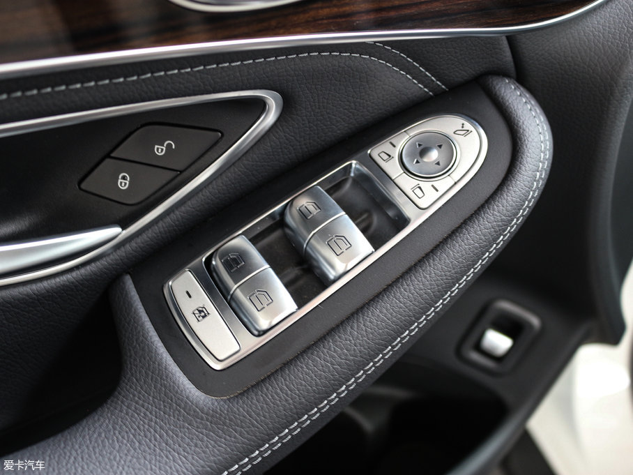 2017YGLC GLC 260 4MATICӸ