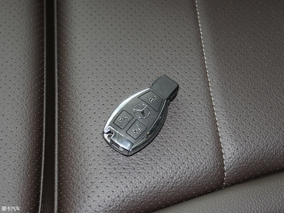 2017YGLC GLC 260 4MATICӸ