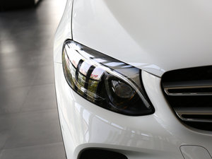 2017GLC 300 4MATICӸ ^