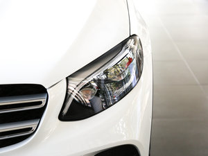 2017GLC 300 4MATICӸ 