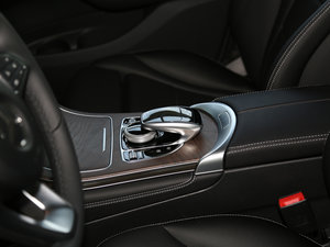 2017GLC 300 4MATICӸ g