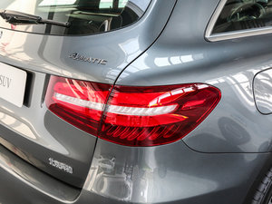 2017GLC 260 4MATICӸ ^