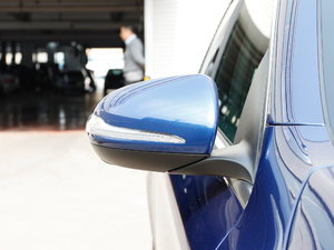 2017GLC 260 4MATICӸ ^