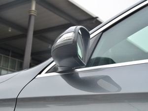 2017GLC 200 4MATIC (x)(ji)^