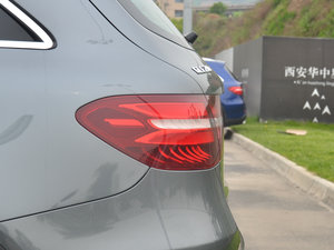 2017GLC 200 4MATIC ^