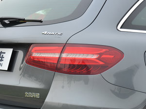 2017GLC 200 4MATIC ^