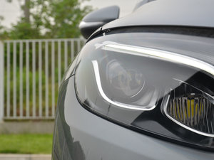 2017GLC 200 4MATIC ^