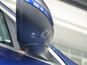 2017GLC 260 4MATICA (x)(ji)^