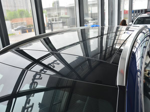 2017GLC 260 4MATICA (x)(ji)^