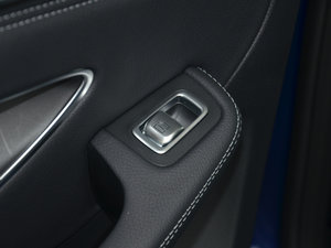 2017GLC 260 4MATICA п؅^