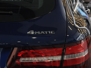 2017GLC 300 4MATICӸ ^