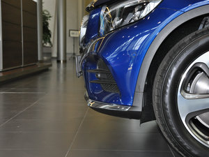 2017GLC 300 4MATICӸ ^