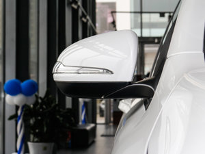 2017GLC 260 4MATICӸ ^