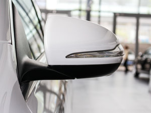 2017GLC 260 4MATICӸ ^