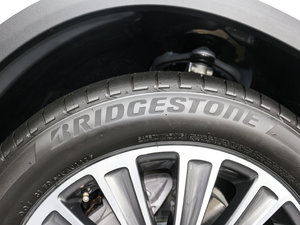 2017GLC 260 4MATICӸ ^