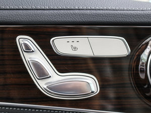 2017GLC 260 4MATICӸ {{