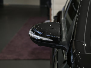 2017GLC 260 4MATICA ^