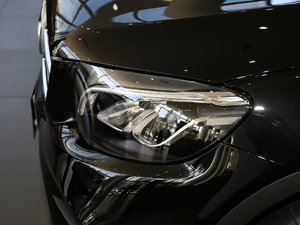 2017GLC 260 4MATICA ^