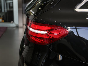 2017GLC 260 4MATICA ^