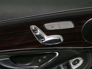 2017GLC 260 4MATICA {{