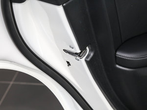 2017款GLC 200 4MATIC 空间座椅
