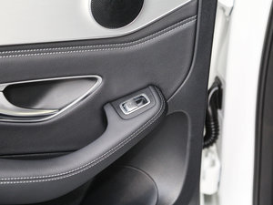 2017款GLC 200 4MATIC 空间座椅