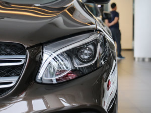 2017款GLC 260 4MATIC动感型 大灯