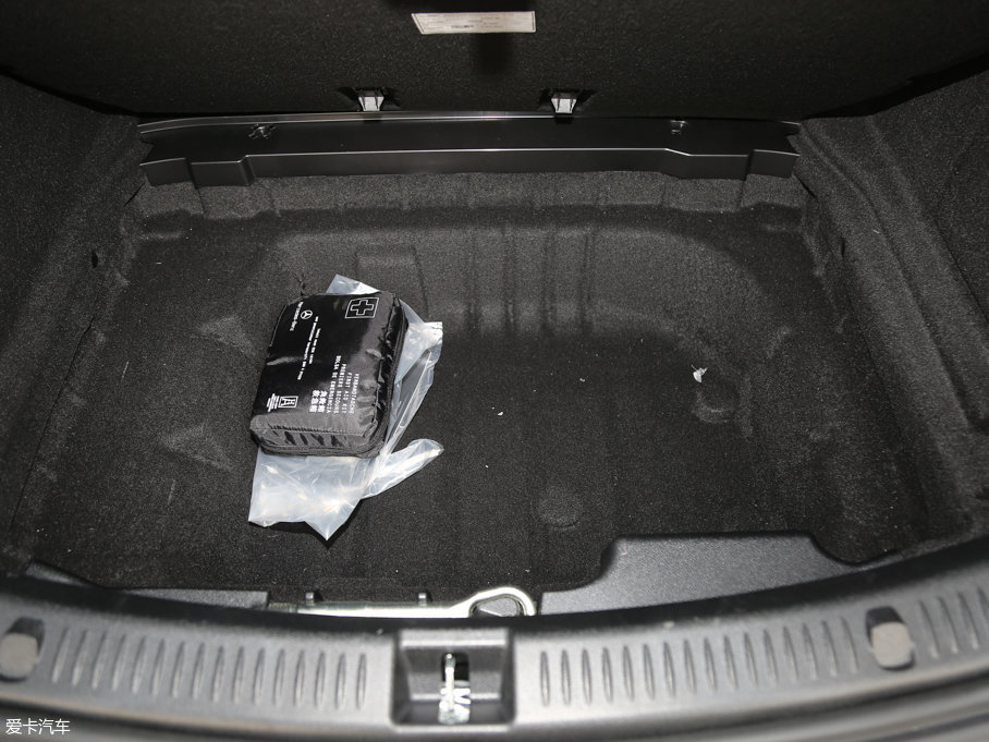 2017YE(j) E 300 \(yn)(dng)