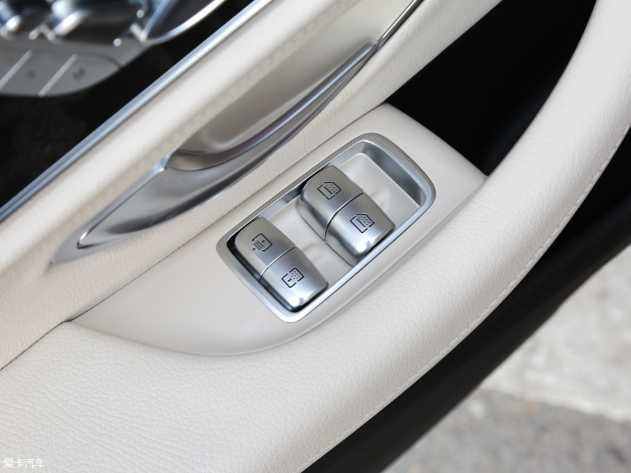 2017YE E 320L 4MATIC \