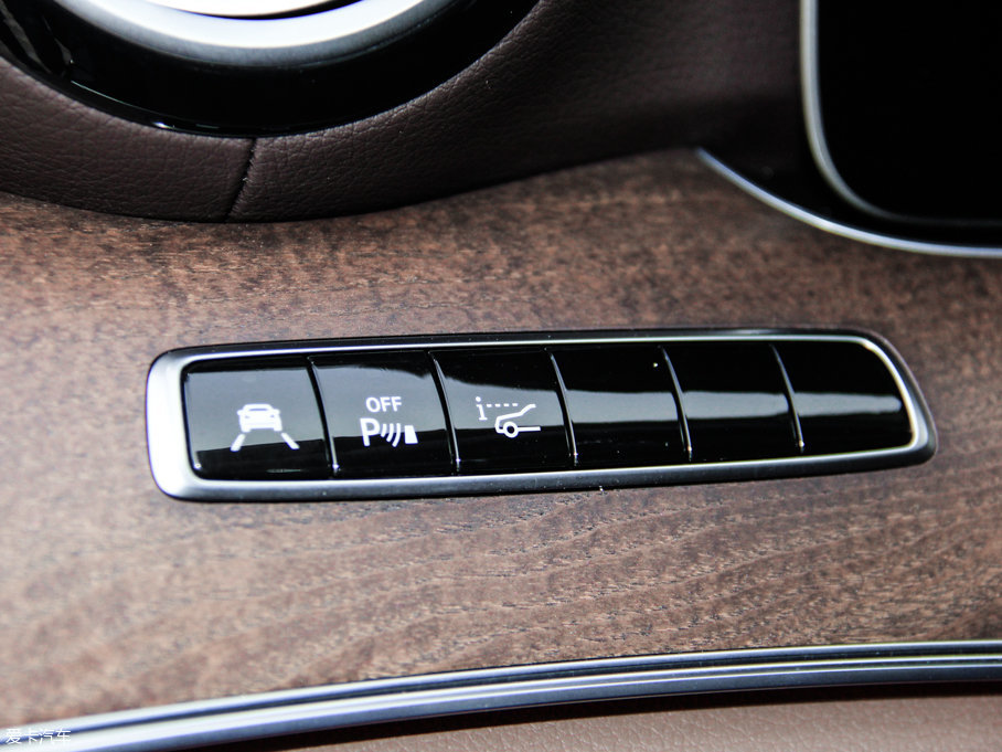 2017YE E 200L 4MATIC