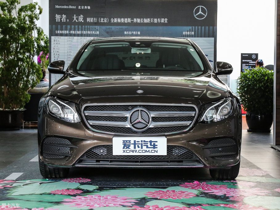 2017款奔驰e级e 300l 运动时尚型