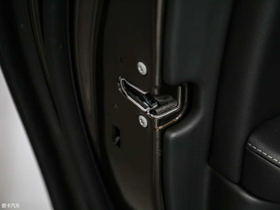 2017YE E 300L \ӕr