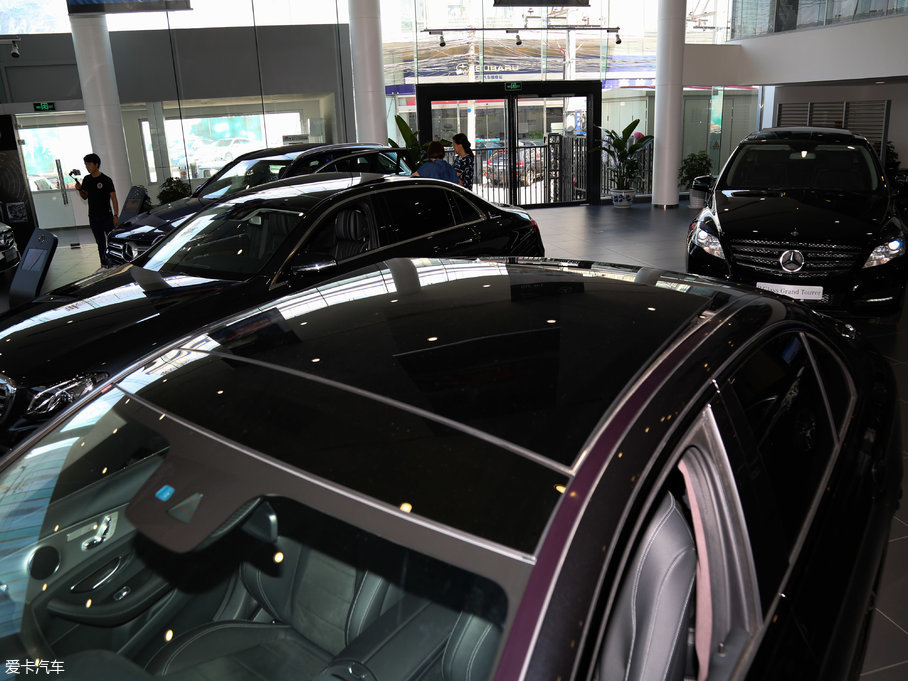 2017YE Ŀ E 300 \