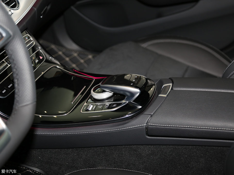 2017YE Ŀ E 300 \