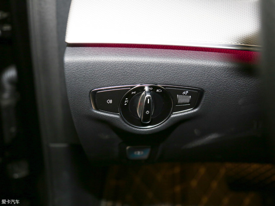 2017YE Ŀ E 300 \