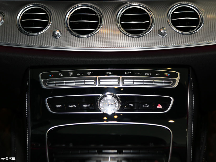 2017YE Ŀ E 300 \