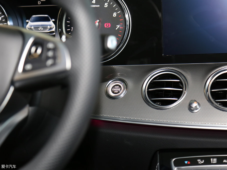 2017YE Ŀ E 300 \