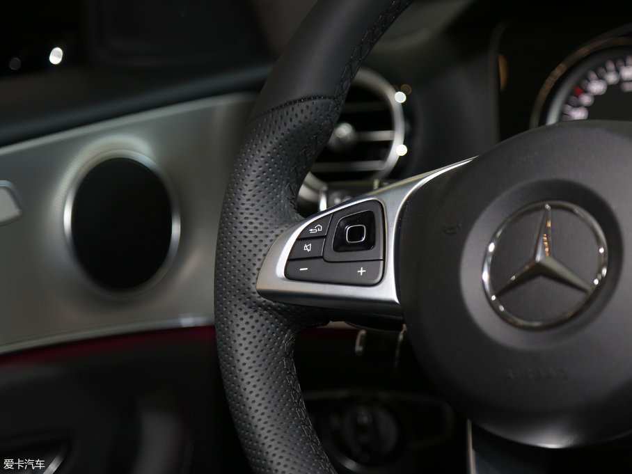 2017YE Ŀ E 300 \