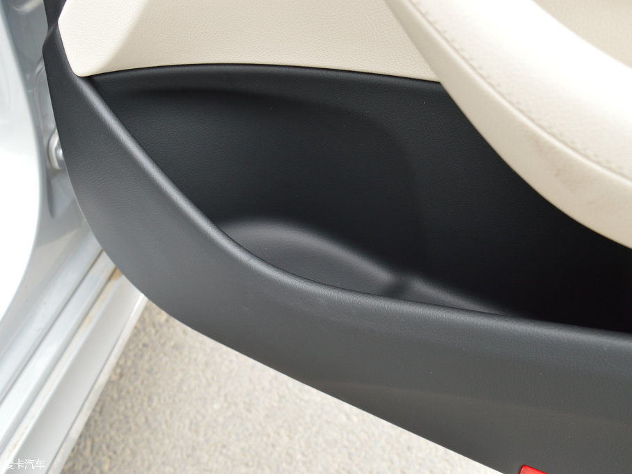 2017YE E 200L 4MATIC \