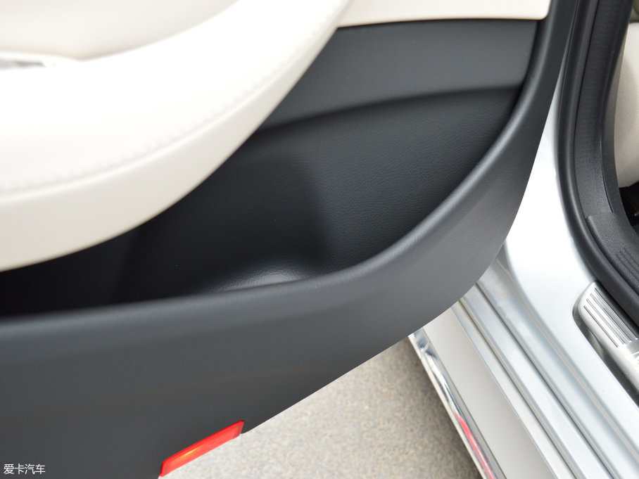 2017YE E 200L 4MATIC \