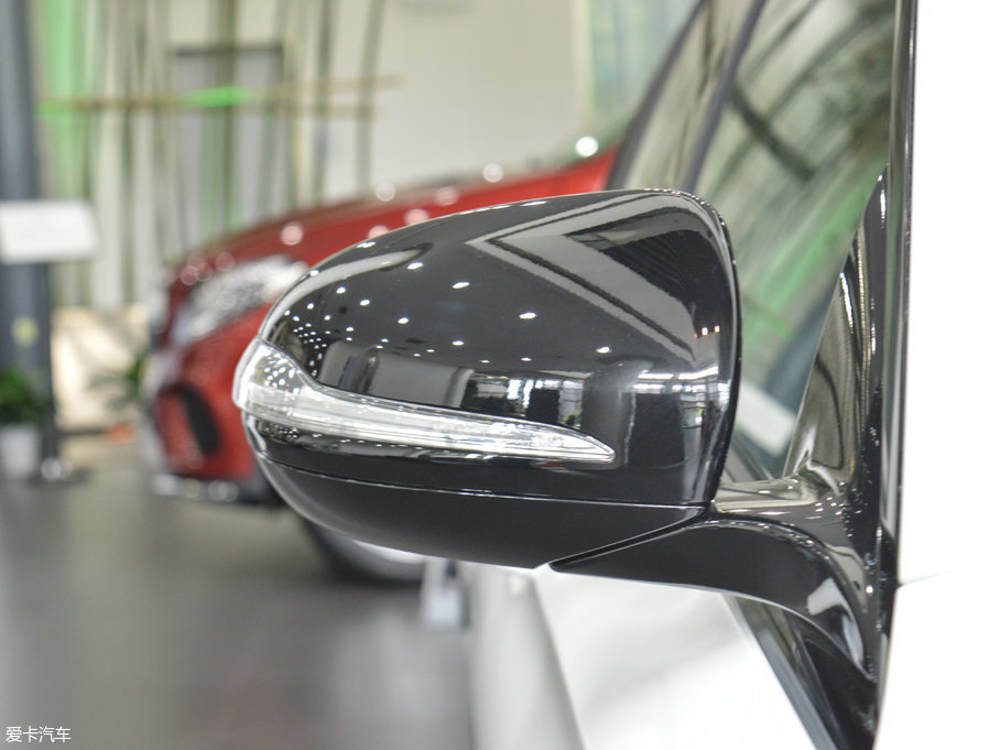 2017YE Ŀ E 200 4MATIC \