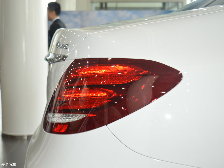 2017YE Ŀ E 200 4MATIC \