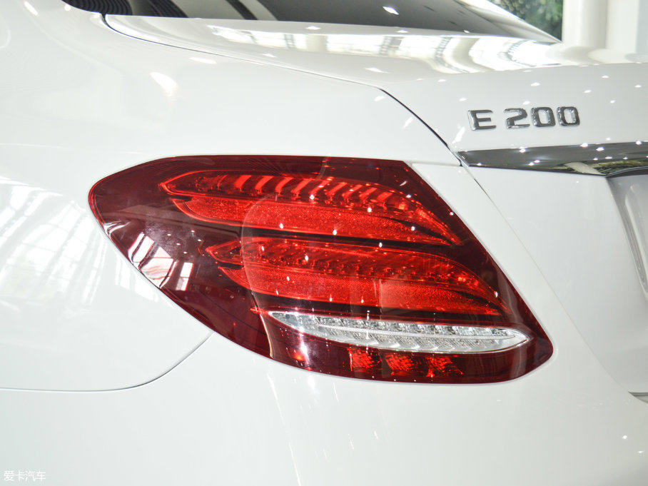 2017YE Ŀ E 200 4MATIC \