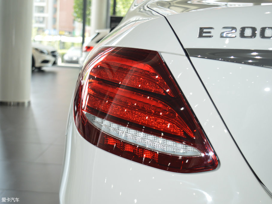 2017YE Ŀ E 200 4MATIC \