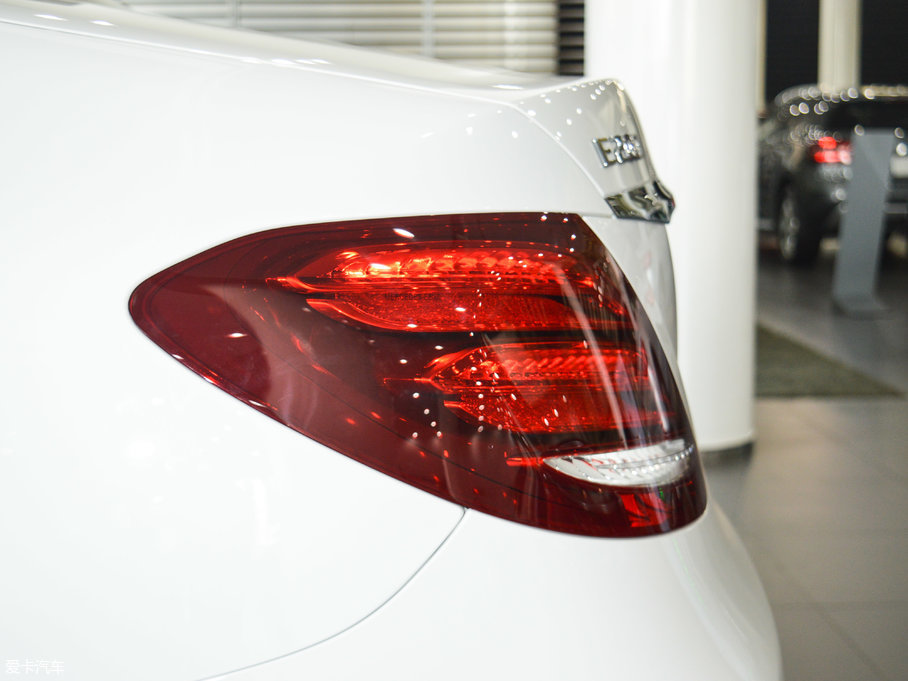 2017YE Ŀ E 200 4MATIC \