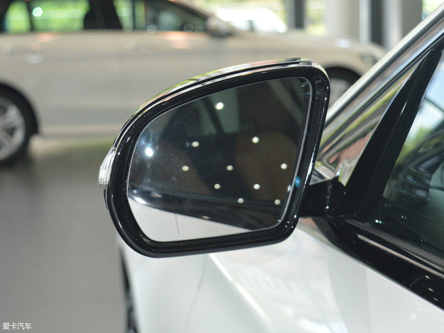 2017YE Ŀ E 200 4MATIC \