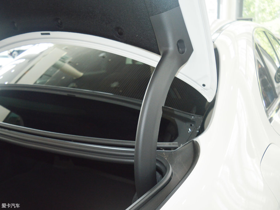 2017YE Ŀ E 200 4MATIC \