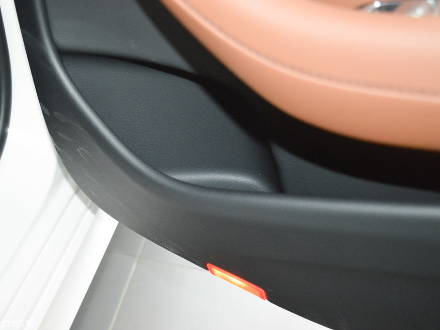 2017YE Ŀ E 200 4MATIC \