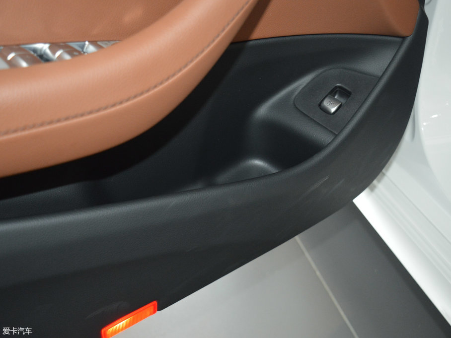 2017YE Ŀ E 200 4MATIC \